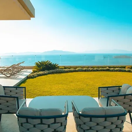 Luxury In With Breathtaking Views Villa *