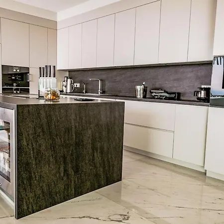 Luxury In With Breathtaking Views Villa *