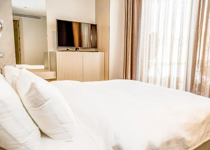 Luxury In With Breathtaking Views *