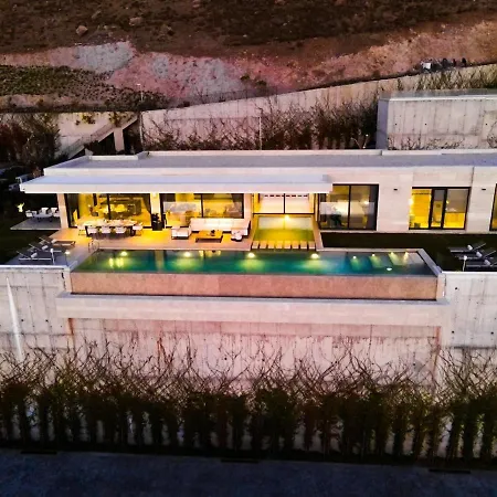 Luxury In With Breathtaking Views ヴィラ *